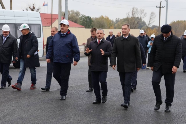 Алексей Ляхнович проинспектировал ход реконструкции моста через Припять в Мозыре