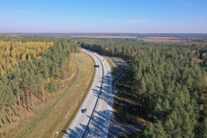 Roads and bridges are being built and repaired in Belarus, with road workers working virtually seven days a week