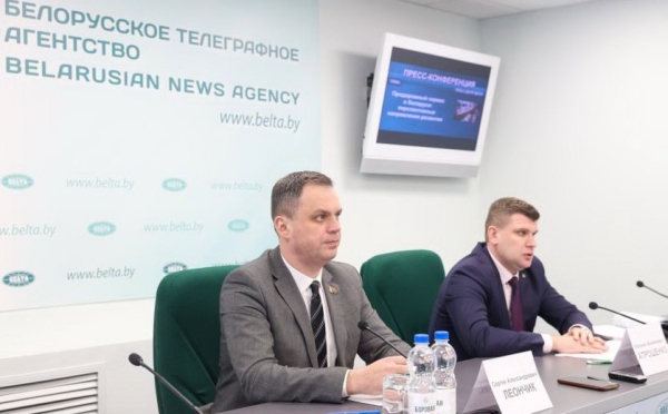У Беларусі на аўтамабільных дарогах дзейнічаюць 423 АЗС і 48 гасцініц. Перспектывы развіцця прыдарожнага сэрвісу абмеркавалі на прэс-канферэнцыі ў Мінску