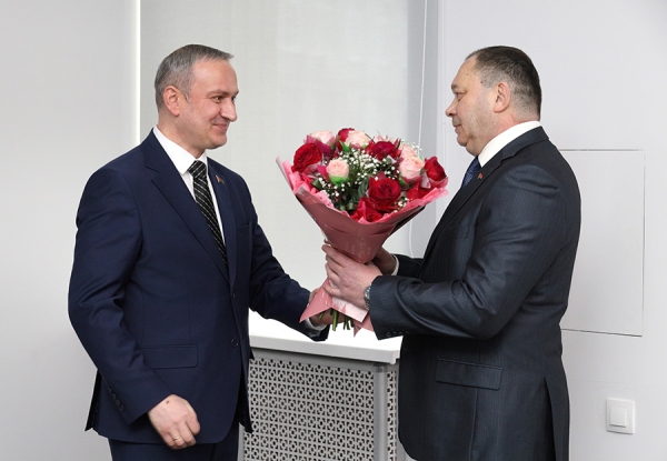 Алексей Авраменко представил коллективу нового директора департамента по авиации