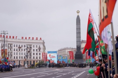 Министр транспорта и коммуникаций Алексей Ляхнович принял участие в торжественной церемонии возложения венков и цветов к монументу Победы