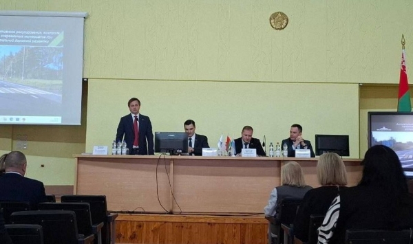 Павышэнне якасці дарожнай разметкі на рэспубліканскіх аўтадарогах краіны абмеркавалі на семінары ў Мінску